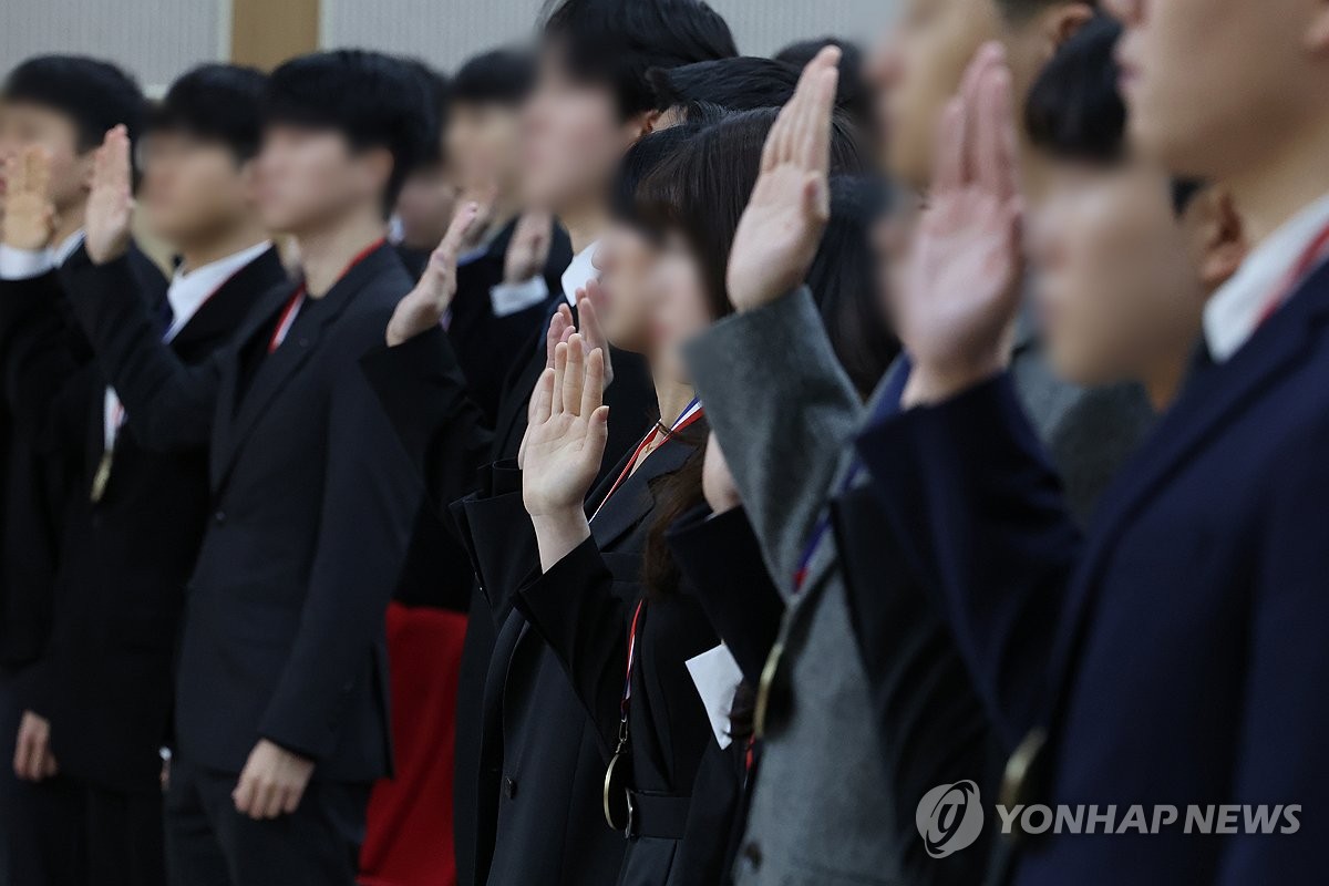 의사 집단행동 확산일로…전국 의대 졸업생들 '인턴 임용' 포기