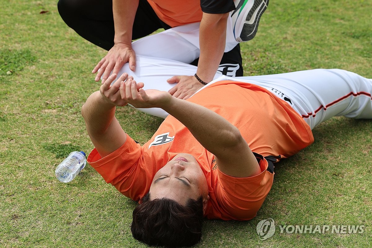 '개막전 이상 무'…류현진, 오키나와 훈련 첫날부터 불펜 투구