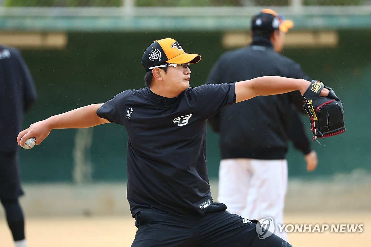 한화 김서현 "문동주 형 잘하는 비결, 일본에서 알았다"