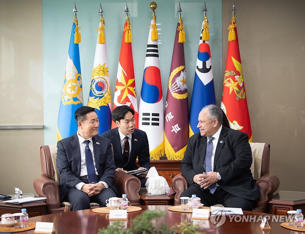 美해군장관, 韓조선소 방문한다…"조선업이 강한 해군력 뒷받침"