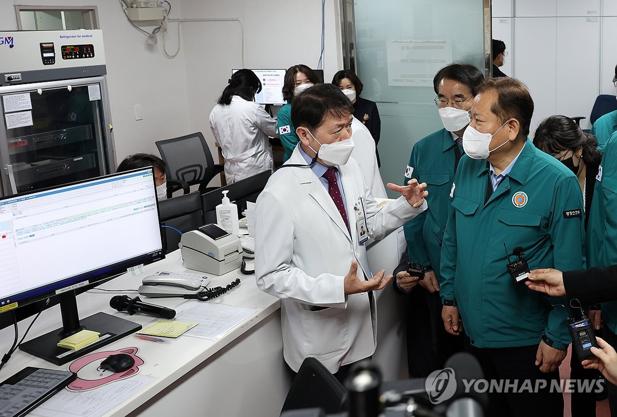 행안부, 청주·천안의료원 비상 진료체계 점검…"의료개혁 완수"(종합)