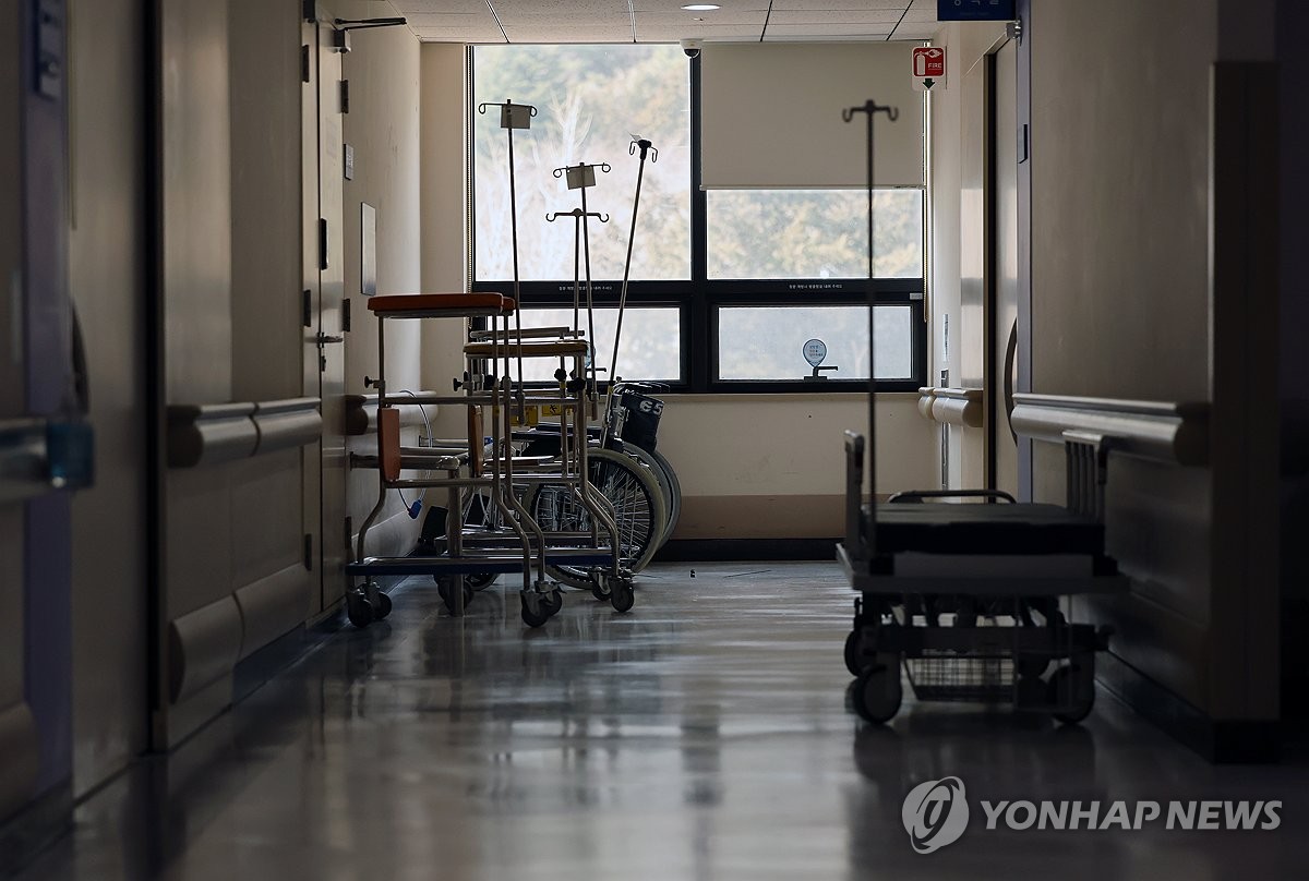 정부, 의료계 '법적 대응' 본격화…환자·남은 의료진은 '사투'
