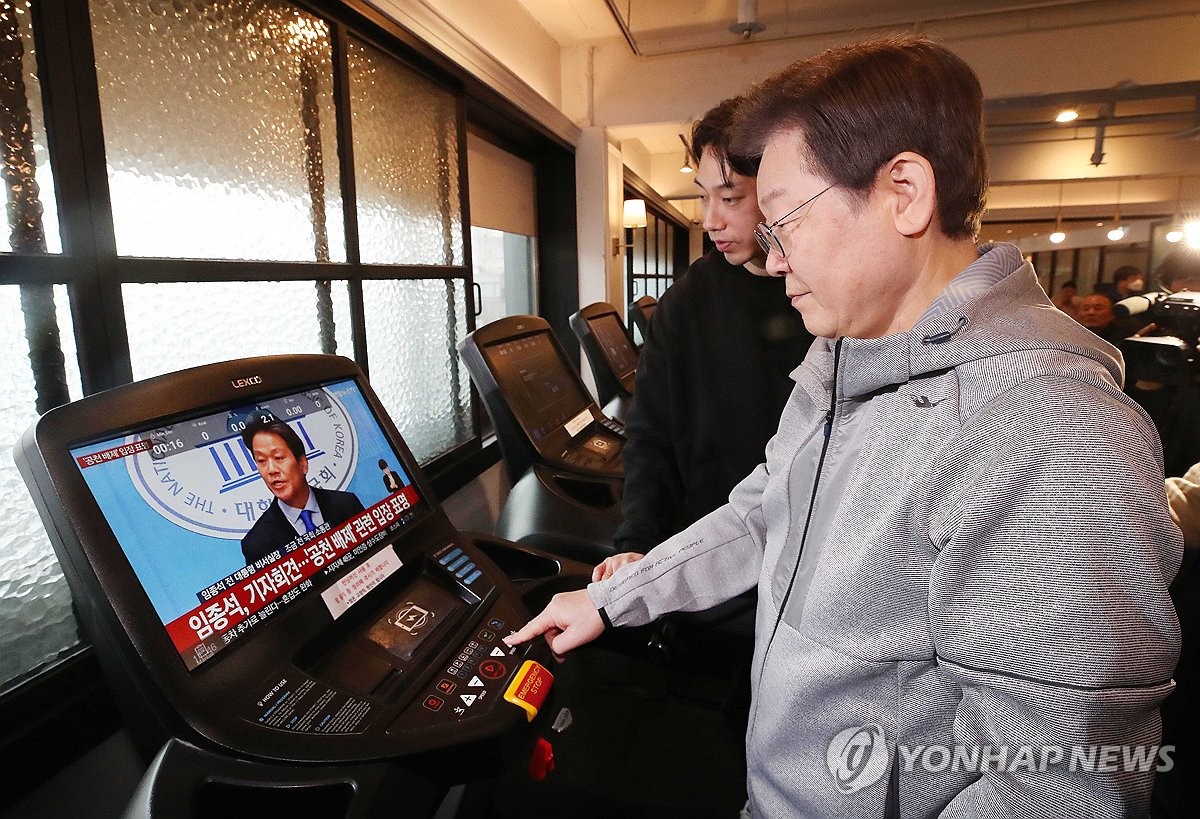 민주 "체력단련비·통신비·자녀 예체능 교육비 소득공제"(종합)