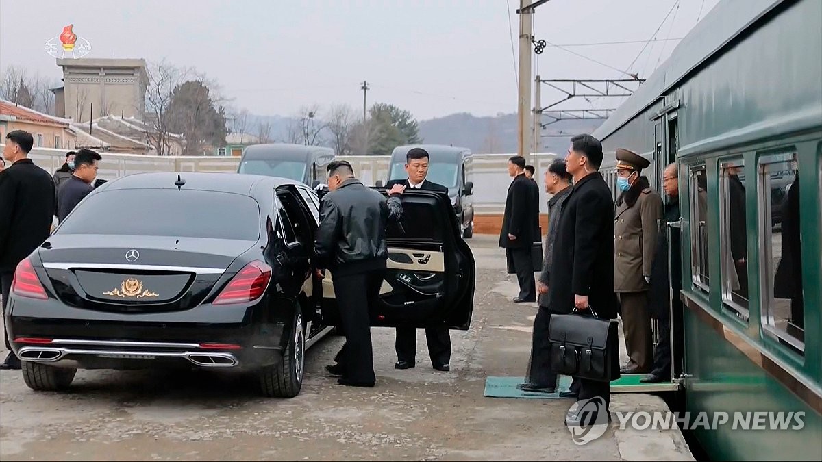 북, '지방발전' 첫 공장 착공…김정은 "이제야 시작 자괴심에 송구"(종합)