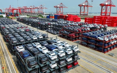 "車 수출 1위 자리 뺏겼다"…中에 밀린 일본 '암울한 전망'