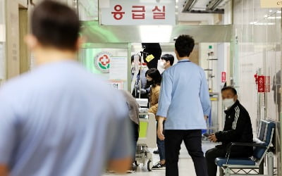 '밥그릇' 투쟁이었나…전공의도 개원의도 "혼합진료 금지 철회하라"