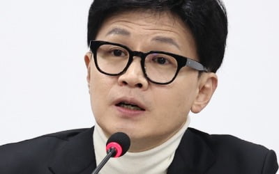 조국, 카지노 미국에 반격 "휴대전화 비번부터 공개하라"