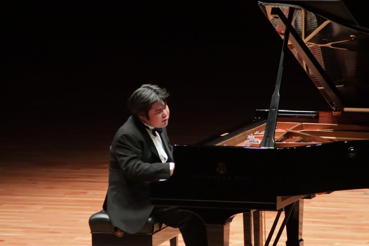 피아니스트 츠지이 노부유키가 지난 3일 서울 예술의전당에서 연주하고 있다. 마스트미디어 제공