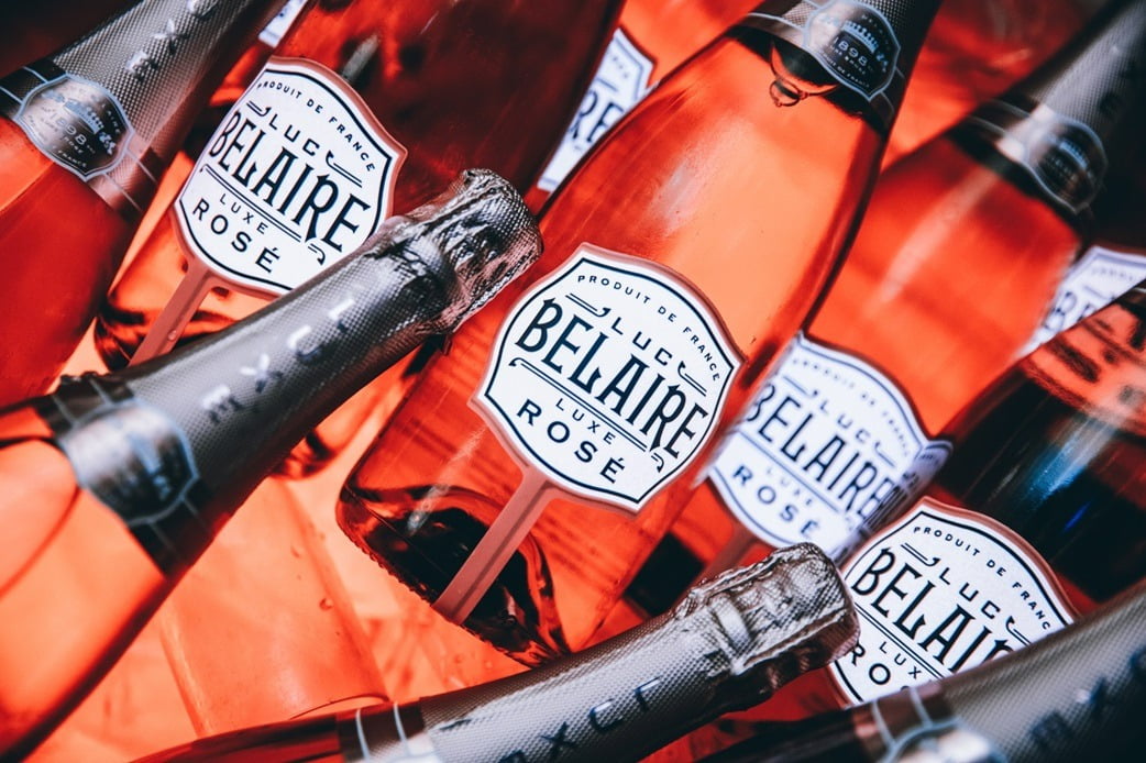 아영FBC가 독점 수입하는 프랑스 스파클링 와인 '룩 벨레어'의 로제와인 '럭스 로제'  /아영FBC 제공