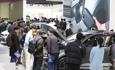 [포토] 국내 최대 전기자동차 산업 전시 'EV 트렌드 코리아 2024' 개막