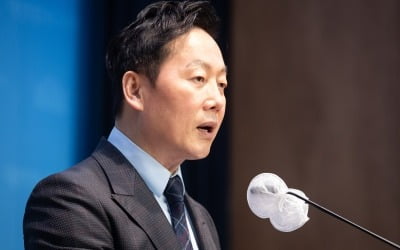 '목발 경품' 발언 논란…민주당 정봉주 "정중히 사과드린다"