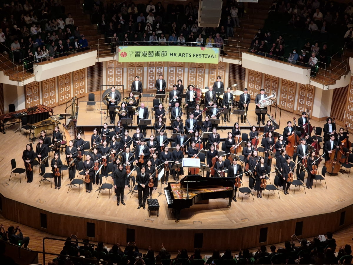 6번 커튼콜 후에도 이어진 박수갈채…홍콩 사로잡은 한경 아르떼필