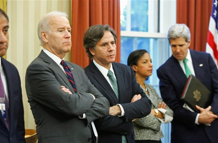버락 오바마 행정부 시기 부통령이었던 조 바이든(왼쪽부터)과 토니 블링컨 국가안보부보좌관, 수잔 라이스 국가안보보좌관, 존 케리 국무장관이 오바마 대통령과 누리 알 말리키 이라크 총리의 연설을 듣고 있다. 한경DB
