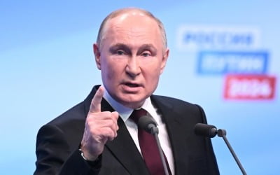 푸틴, 역대 최대 득표율로 '30년 집권' 확정…"더 강한 러시아"