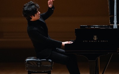 "손 치료해야"…피아니스트 임윤찬, 보름간 해외 공연 일정 취소