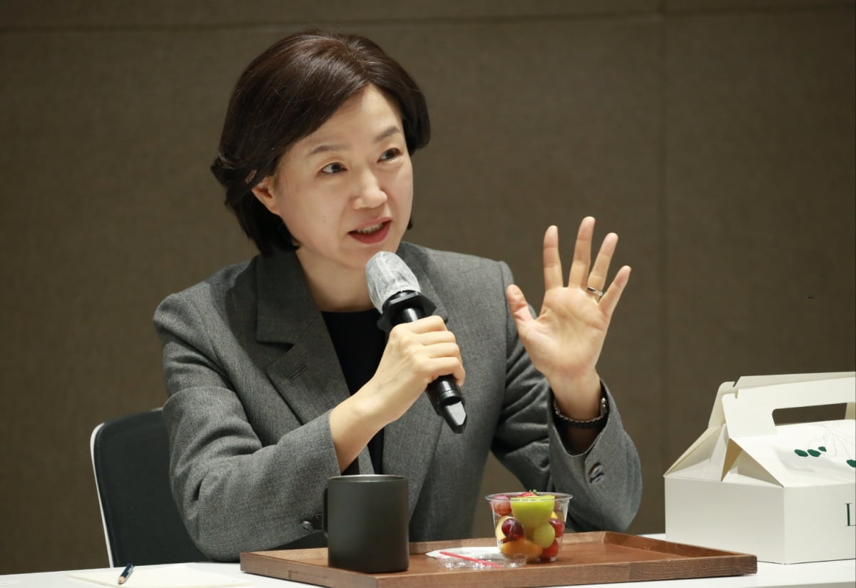 서영경 한국은행 금융통화위원이 26일 기자간담회에서 질문에 답변하고 있다. 한국은행 제공.