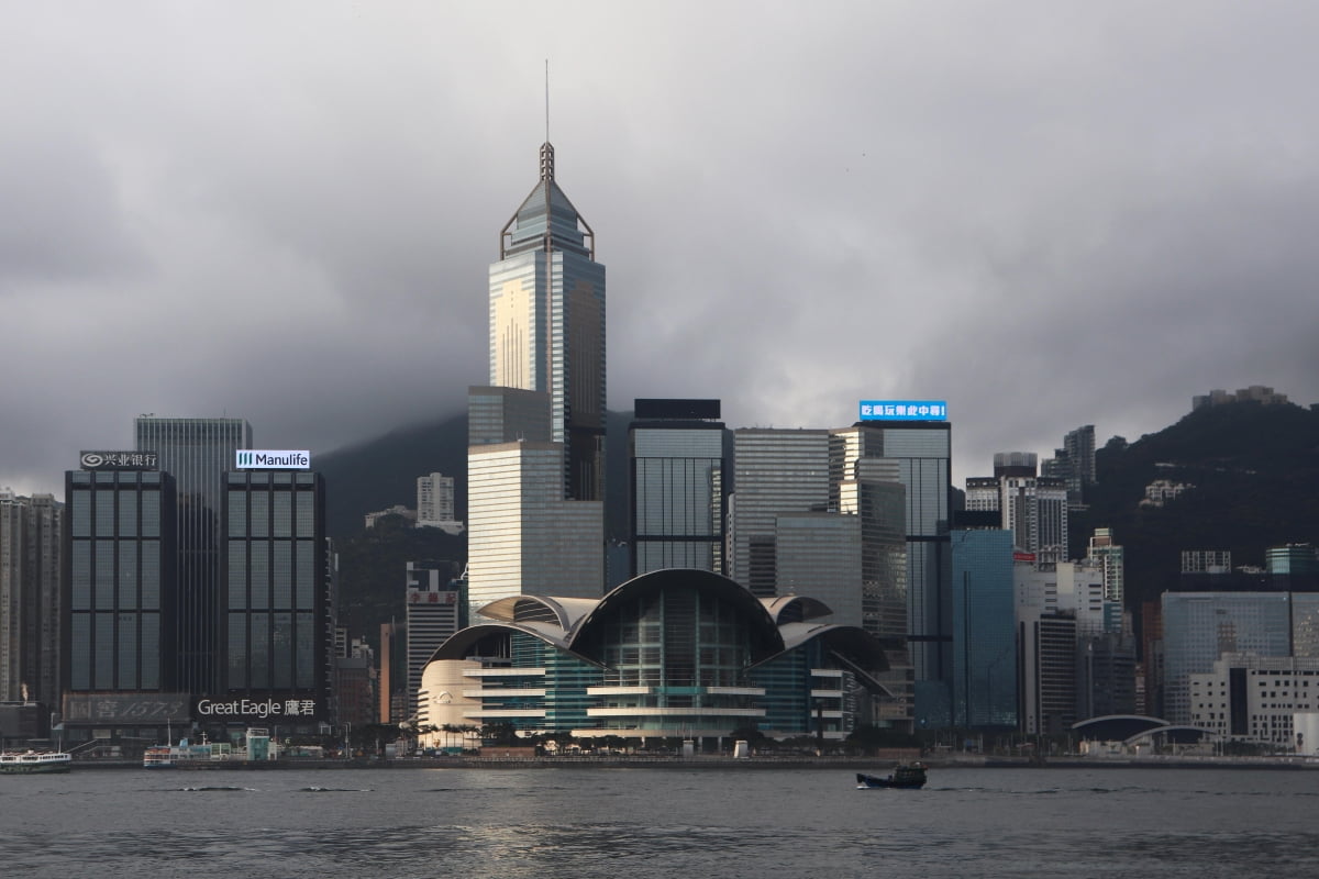 생생한 사진과 영상으로 만나는 아시아 최대 아트페어 '아트바젤 홍콩 2024' 