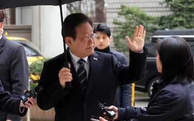 '反검찰 프레임'…재판을 선거에 역이용하는 이재명