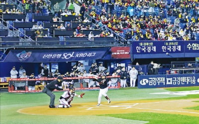 'OTT 대전 2라운드' 이번엔 스포츠다…독점 중계권 확보에 사활