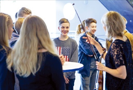 템페레 필하모닉 오케스트라 공연을 찾은 핀란드 학생들.  Art Tester 제공/(c)Tommi Turunen 