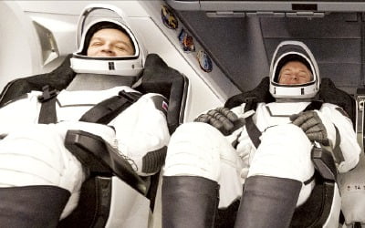 [포토] ISS 임무 마친 우주인 4명, 지구로 무사 귀환 