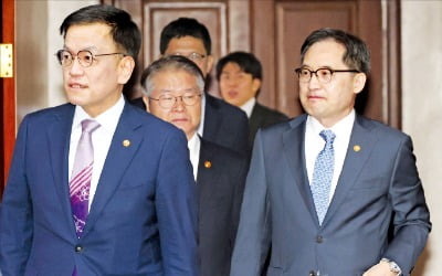 中플랫폼 '뒷북 규제'…"시장 교란 막는데 한계"