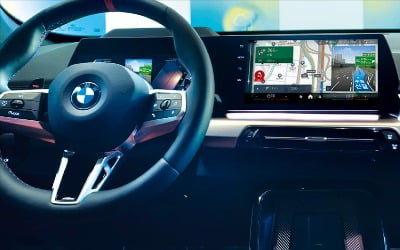 BMW, 국내 출시 차량에 티맵 심었다…수입차 '내비 한국화' 속도