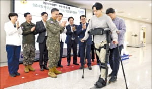 현대차 착용 로봇, 부상군인 재활 돕는다