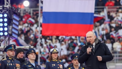 '80% 득표 올린 푸틴' 5선 확정···“러시아인 의지 억제는 불가능”