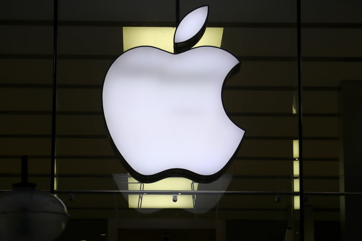 '최대 위기' 애플, 美·EU 정조준에 시총 150조 증발