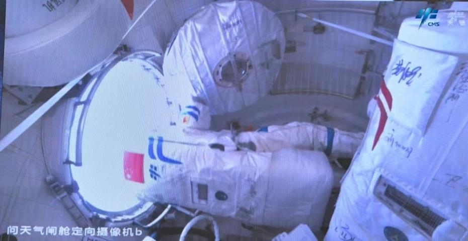 中 선저우17호 비행사들, 두번째 우주 임무 수행 완료