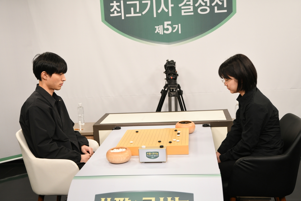 일본 '바둑 영재' 스미레, 한국 데뷔전에서 아쉬운 패배