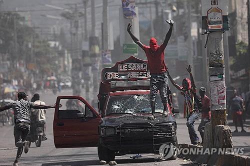 아이티 아비규환…폭력사태 악화에 수백명 교도소 탈옥