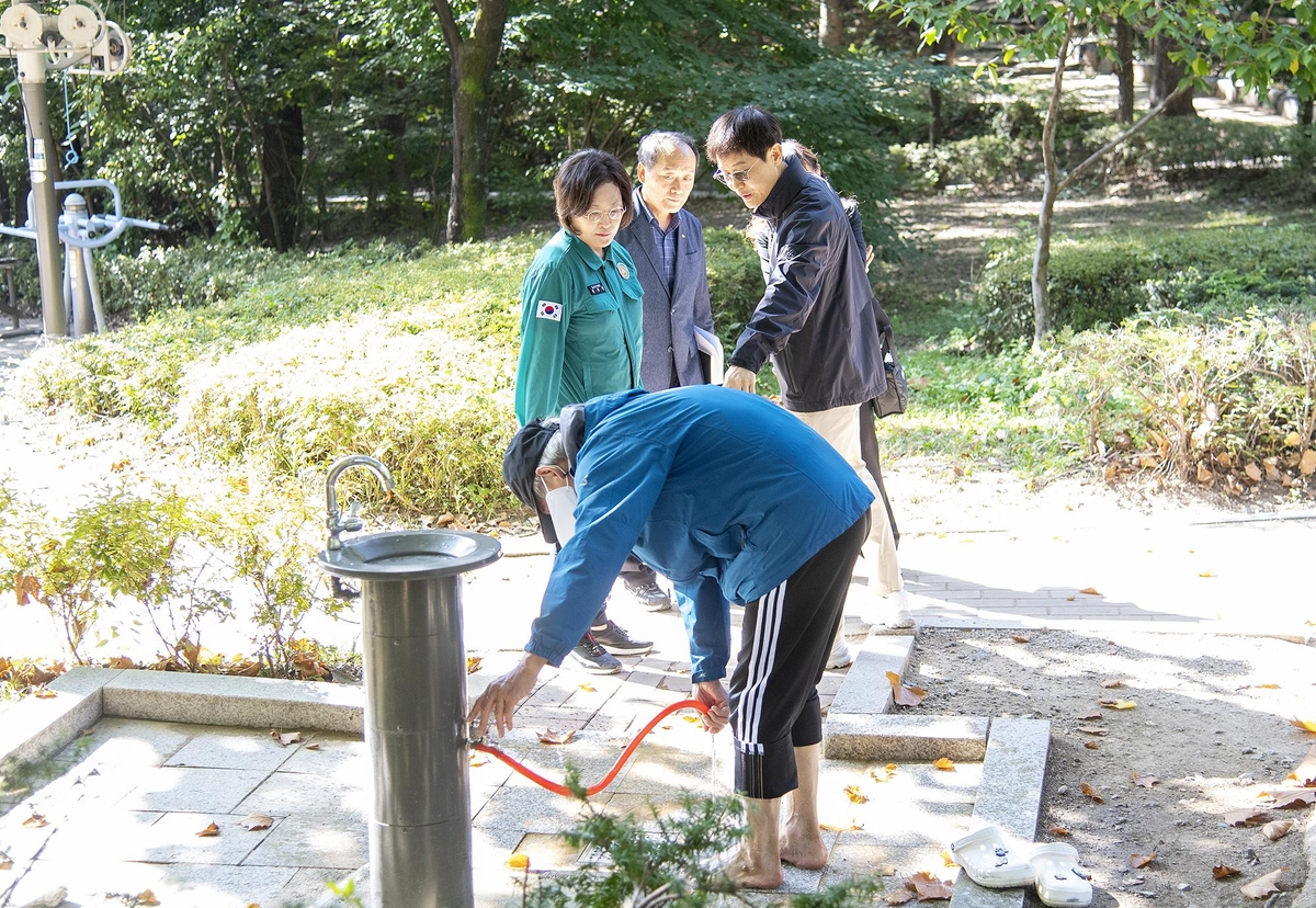 용산구, 효창공원 등 4곳에 맨발걷기 황톳길 조성