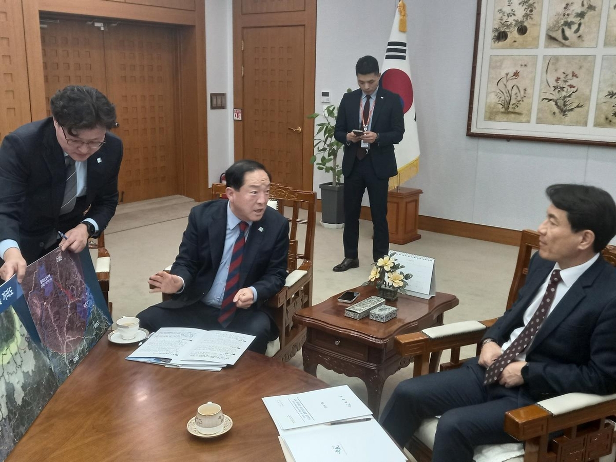 이병선 속초시장, 김진태 도지사에 현안사업 '원팀' 협의