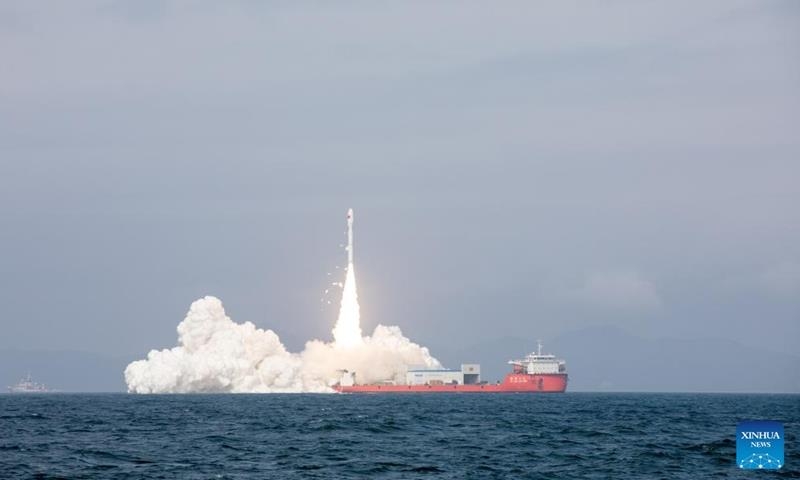 中, 재사용 로켓 내년 첫 발사…"유인 달탐사 프로젝트 대비"