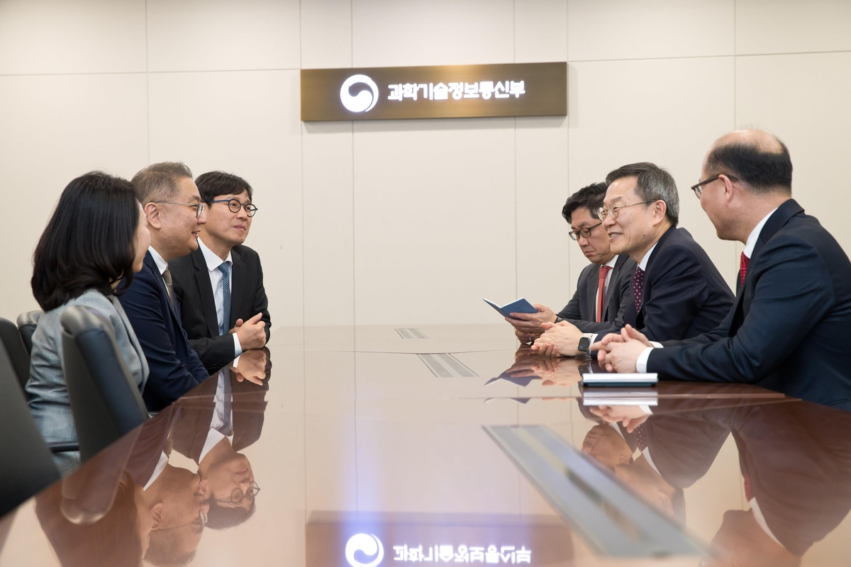 과기수석 "R&D 예산 엄청나게 커지는 것 두려워하지 않아"