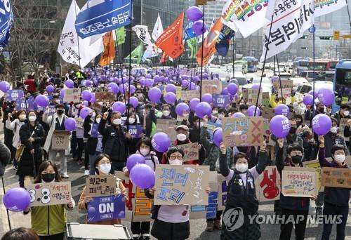 "여자라 콜 배제·성희롱"…차별·편견 시달리는 여성 대리기사