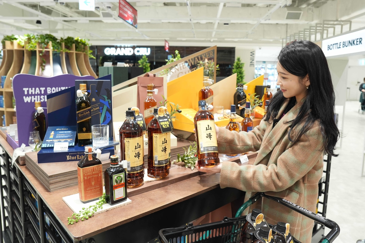 고물가에 식음료도 '거거익선'…라지킹김밥·덩어리고기 인기