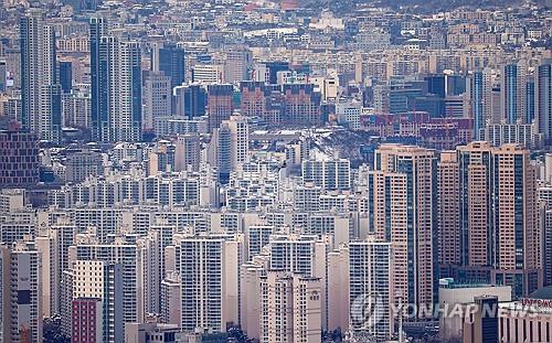 "대출 줄어들기 전에 집 사자"…서울 아파트 거래 반짝 증가