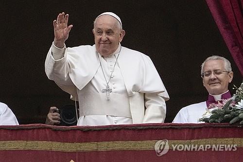 '백기 들 용기' 교황 발언 파문에 진화 나선 교황청