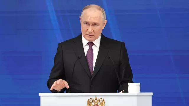 대선 앞둔 푸틴 또 핵위협 "존립기반 관계시 핵무기 사용 준비"