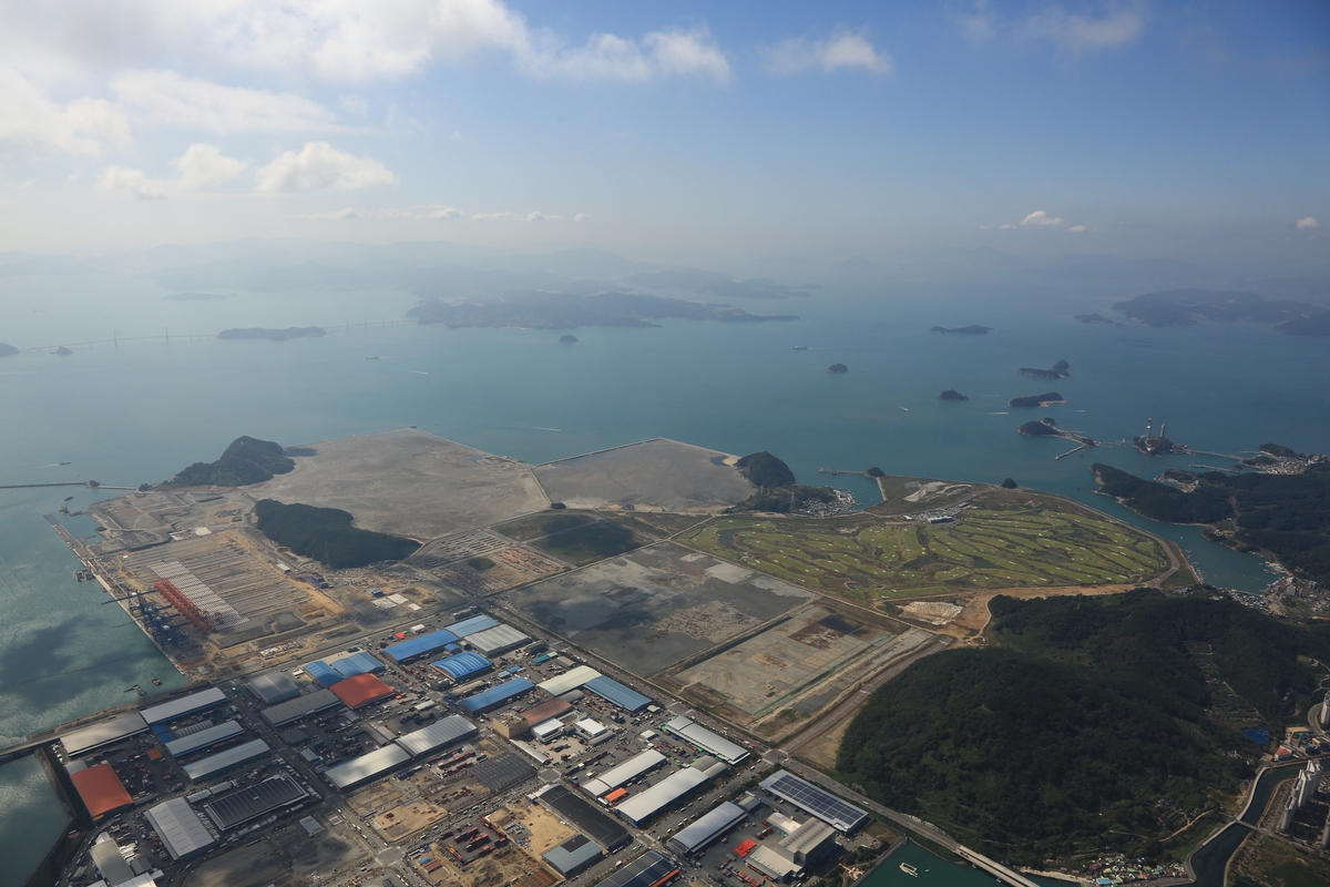 부산항 신항 서컨테이너터미널 배후부지 입주업체 선정