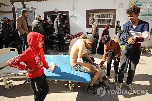 가자 구호트럭 또 참사…최소 20명 사망 두고 진실 공방