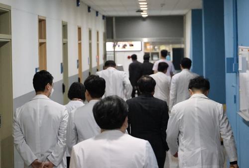 충북대병원·의대 교수 10명 중 8명 "전공의 사법 조치 땐 사직"