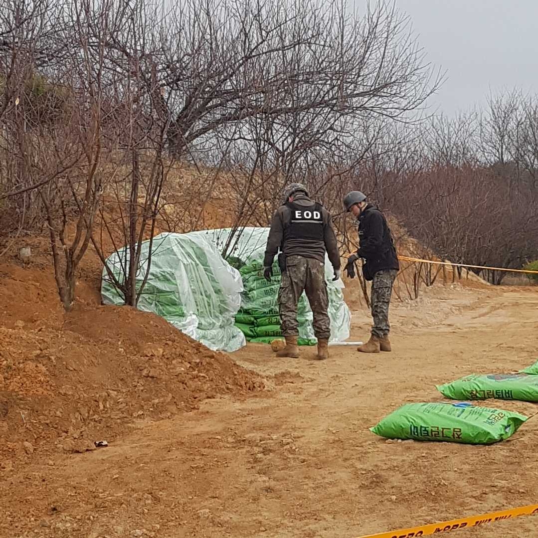 춘천 밭에서 105㎜ 구경 불발탄 발견…군 당국 수거