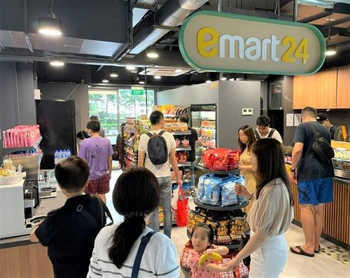 이마트24 싱가포르점 영업중단…"현지법인 사정, 철수 안한다"