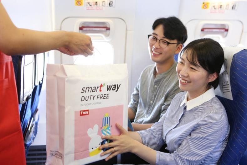 티웨이항공 "청주공항 국제선 항공편서 기내 면세품 판매"