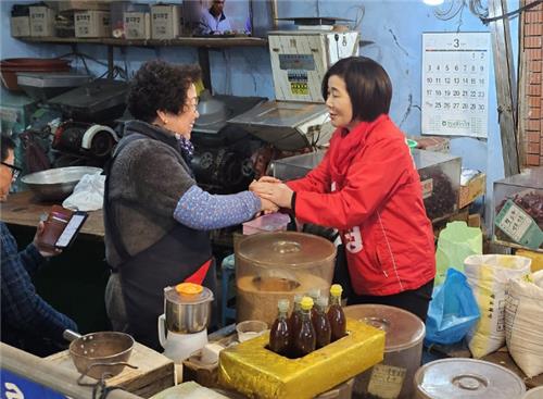 부산 연제구 여야 후보, "교통난 해결 급선무"…해법은 달라