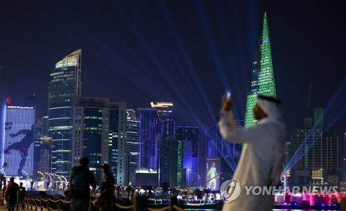 "카타르 왕실 인사, 4년 전 친트럼프 언론에 670억원 투자"